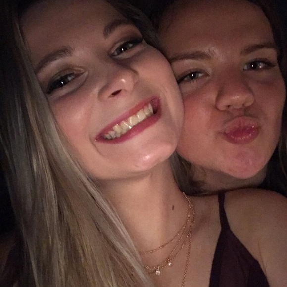 Meet your Posher, Kayla - Picture 1 of 1